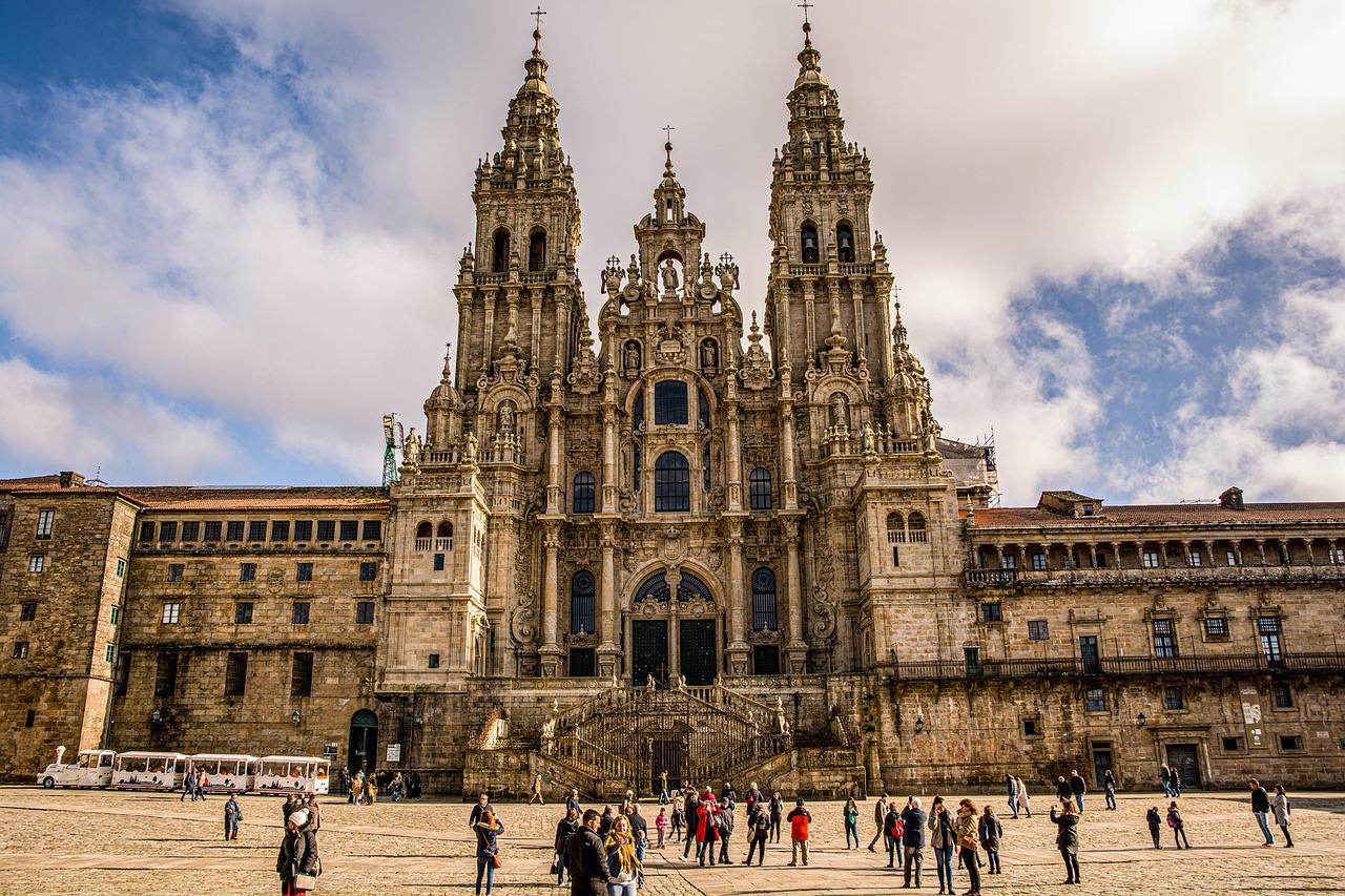 Officials Outline Key Developments for Santiago de Compostela